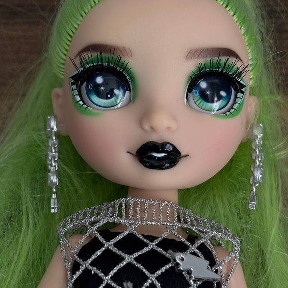 Rainbow High JADE HUNTER Fantastic Fashion Toy Doll Green & Black 2019 - Picture 4 of 13